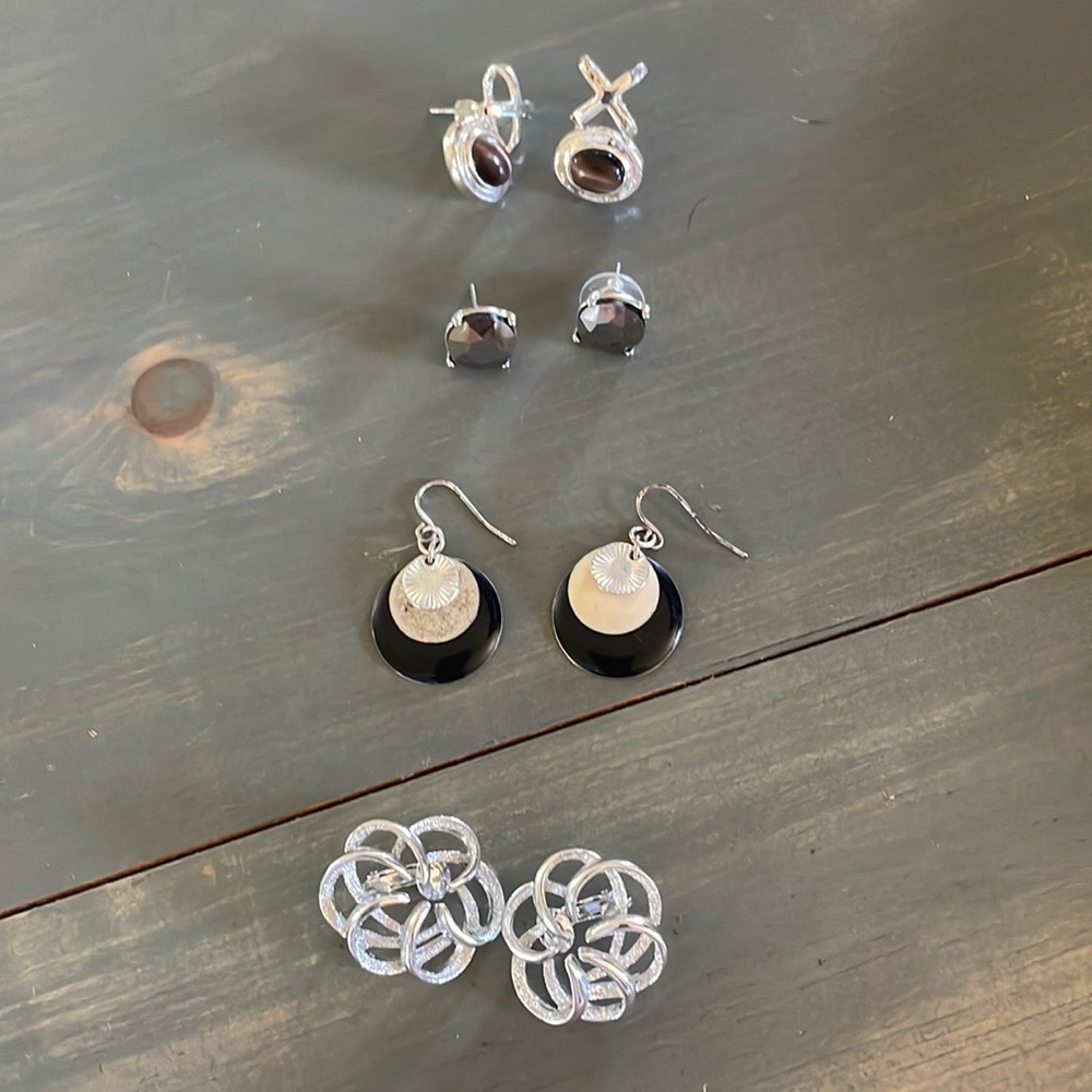 Bundle to save $$$. Set of 4 earrings